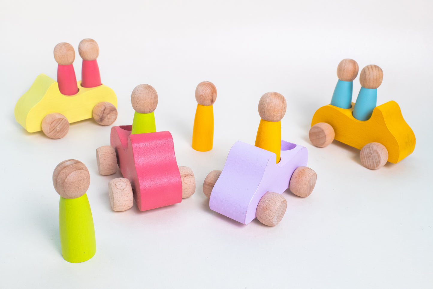 Wooden Montessori Inspired Car with Peg dolls/ Peg People Car